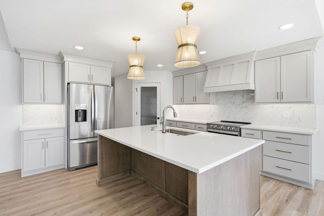 9747 S RTE N, Columbia, MO 65203