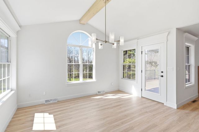 9747 S RTE N, Columbia, MO 65203