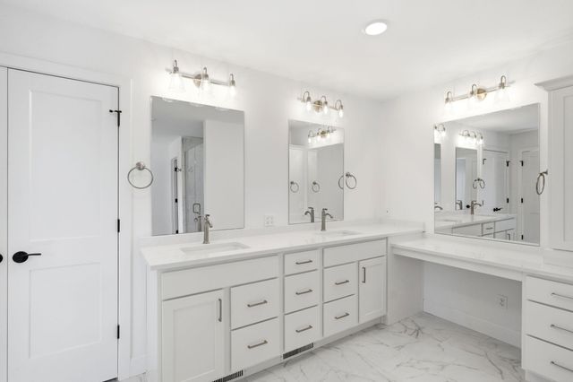 9747 S RTE N, Columbia, MO 65203