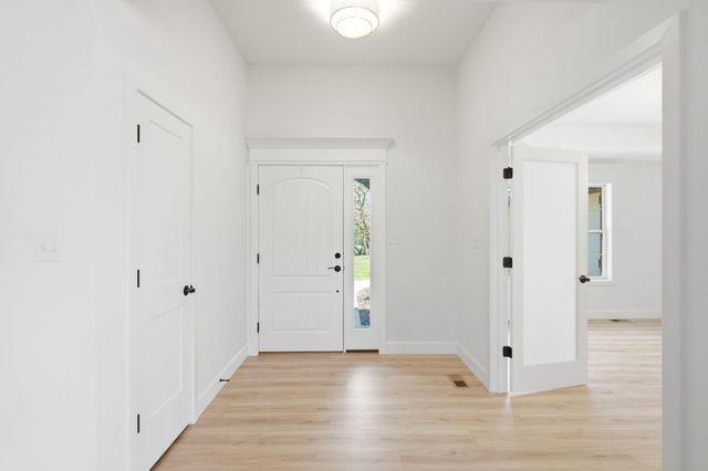 9747 S RTE N, Columbia, MO 65203