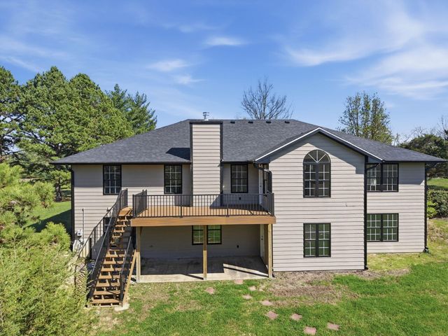 9747 S RTE N, Columbia, MO 65203