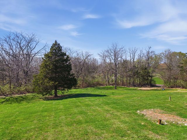 9747 S RTE N, Columbia, MO 65203