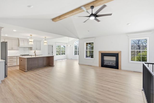 9747 S RTE N, Columbia, MO 65203