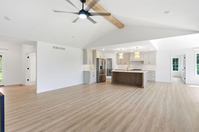 9747 S RTE N, Columbia, MO 65203