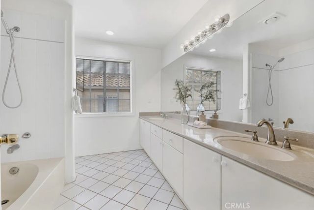 4520 Pennsylvania Avenue 137, La Crescenta, CA 91214