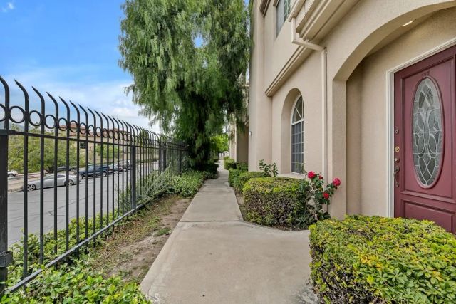 4520 Pennsylvania Avenue 137, La Crescenta, CA 91214