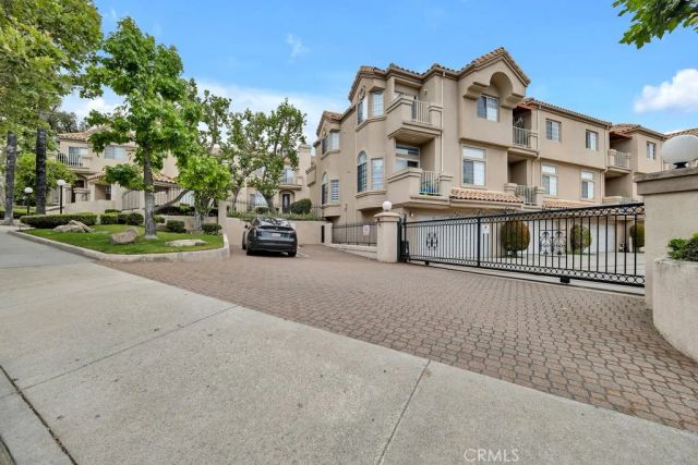 4520 Pennsylvania Avenue 137, La Crescenta, CA 91214