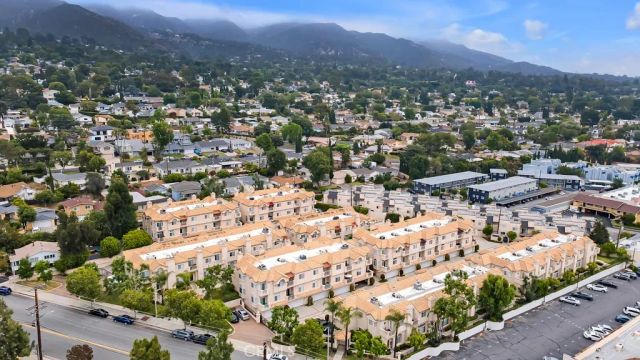 4520 Pennsylvania Avenue 137, La Crescenta, CA 91214