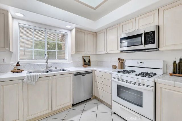 4520 Pennsylvania Avenue 137, La Crescenta, CA 91214