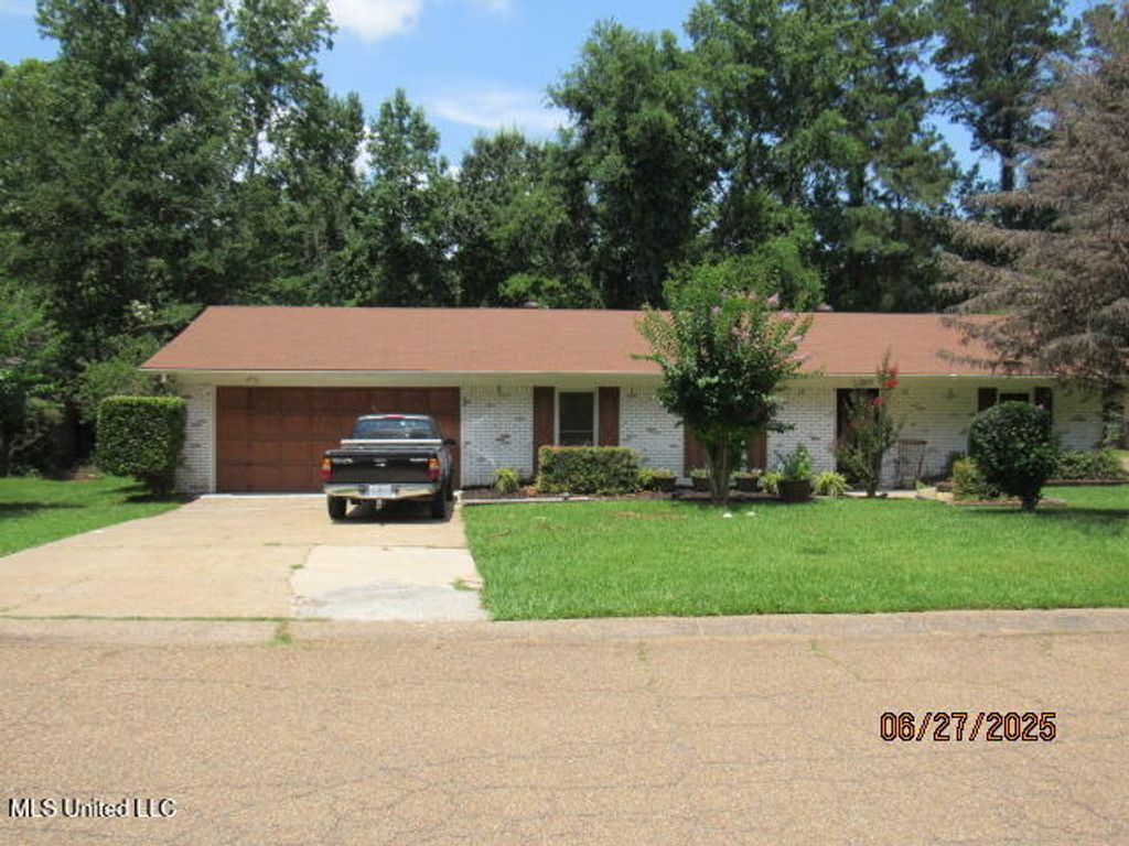 3453 Shannon Dale Drive, Jackson, MS 39212