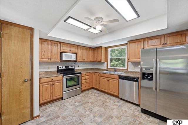 5819 N 127th Avenue Circle, Omaha, NE 68164