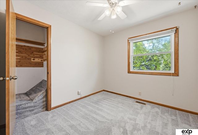 5819 N 127th Avenue Circle, Omaha, NE 68164