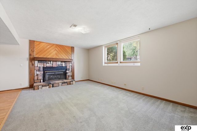 5819 N 127th Avenue Circle, Omaha, NE 68164