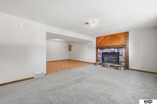 5819 N 127th Avenue Circle, Omaha, NE 68164