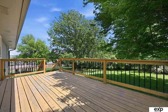 5819 N 127th Avenue Circle, Omaha, NE 68164