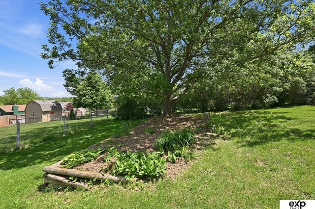 5819 N 127th Avenue Circle, Omaha, NE 68164