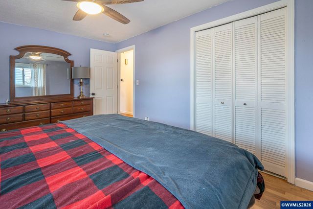 586 45th Pl NE, Salem, OR 97301