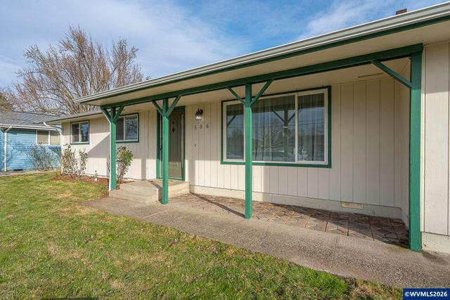 586 45th Pl NE, Salem, OR 97301