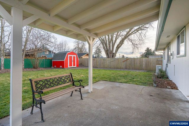 586 45th Pl NE, Salem, OR 97301