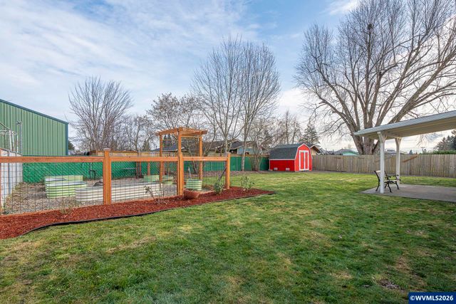 586 45th Pl NE, Salem, OR 97301