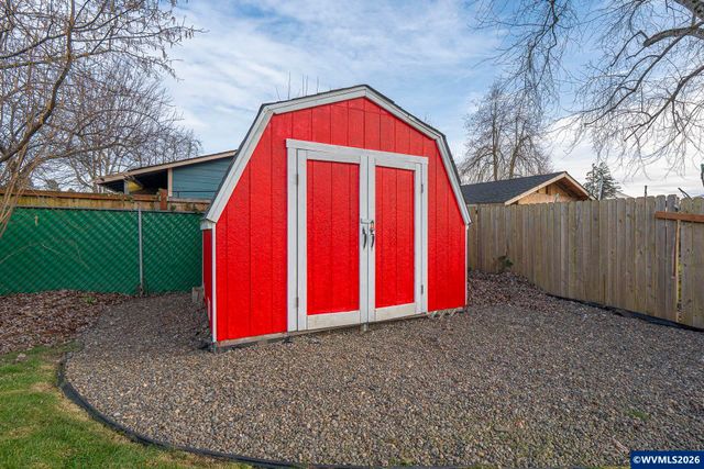 586 45th Pl NE, Salem, OR 97301