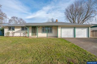 586 45th Pl NE, Salem, OR 97301