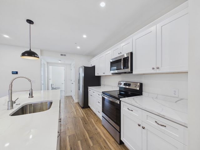 1 Pleasant Street 206, Cohasset, MA 02025