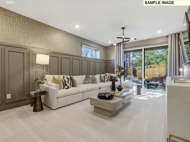 17563 HILLSIDE Dr, West Linn, OR 97068