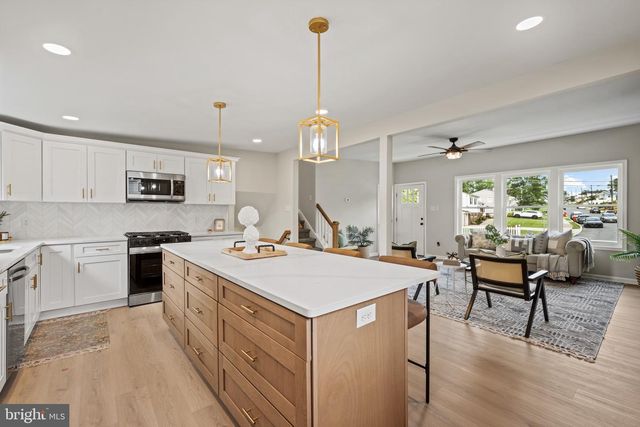 307 GLOUCESTER AVE, Somerdale, NJ 08083