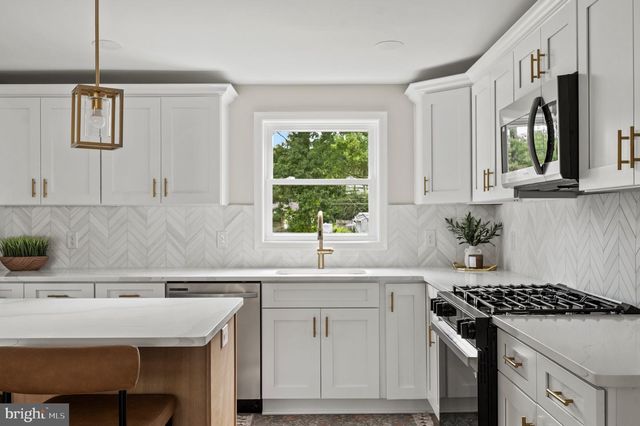 307 GLOUCESTER AVE, Somerdale, NJ 08083