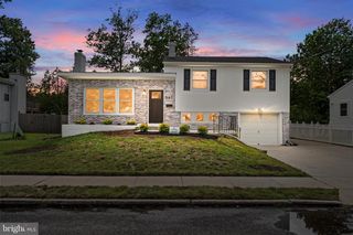 307 GLOUCESTER AVE, Somerdale, NJ 08083