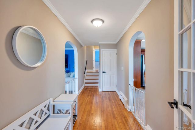 52 Yorktown Street, Rockville Centre, NY 11570