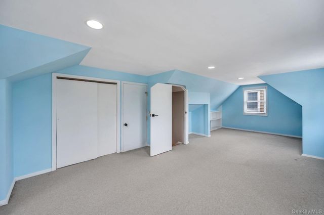 52 Yorktown Street, Rockville Centre, NY 11570