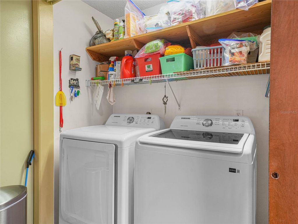 Image 17 of property listing at 1100 GOLDEN BOUGH ROAD, Lake Wales, FL 33898