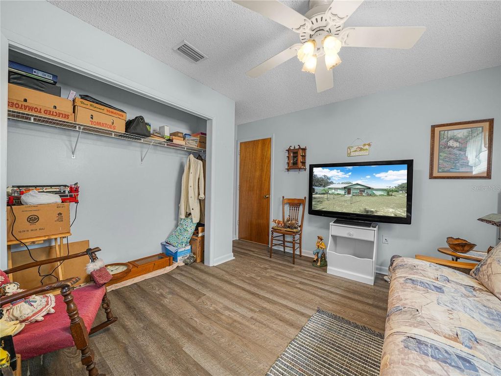 Image 21 of property listing at 1100 GOLDEN BOUGH ROAD, Lake Wales, FL 33898