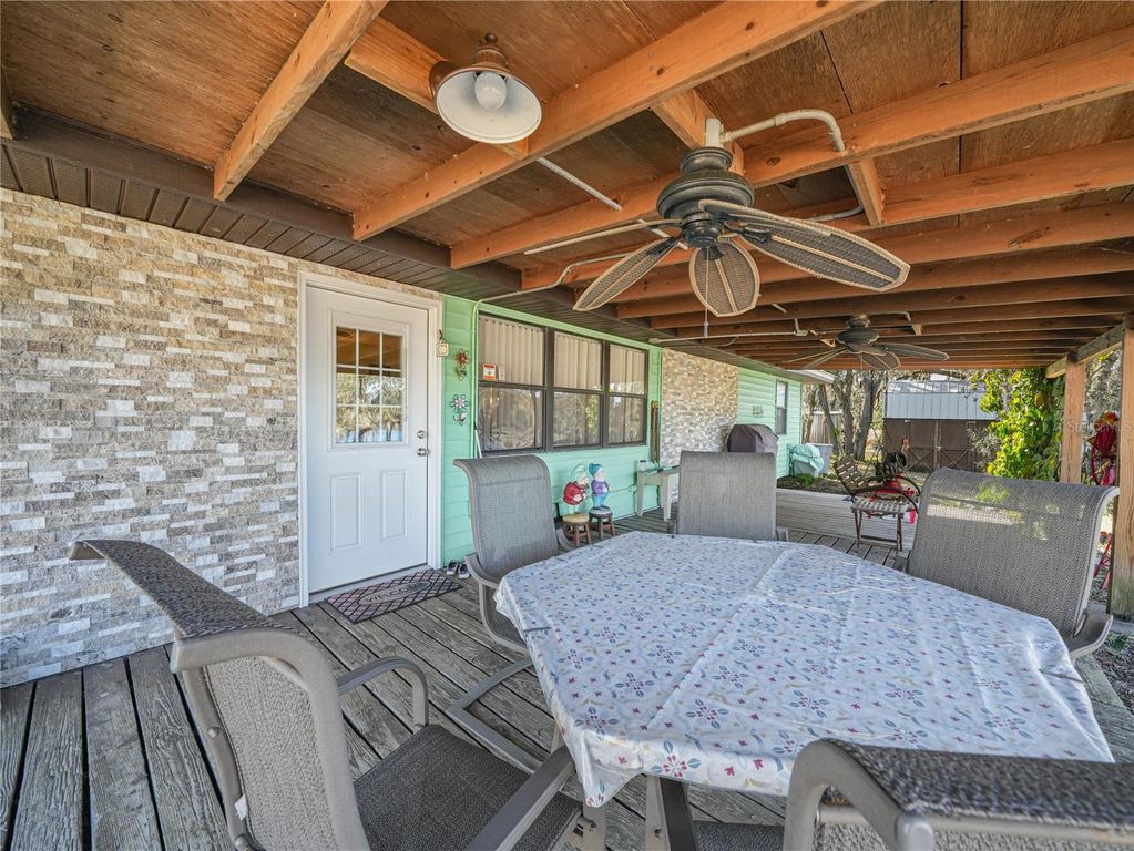 Image 10 of property listing at 1100 GOLDEN BOUGH ROAD, Lake Wales, FL 33898