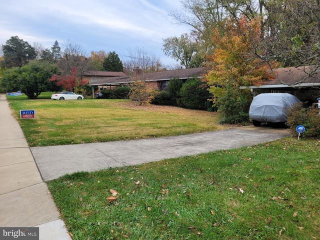 3743 CHAIN BRIDGE ROAD, Fairfax, VA 22030