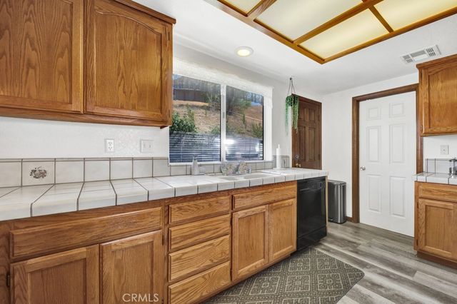 42804 Barnstead Drive, Lake Hughes, CA 93532