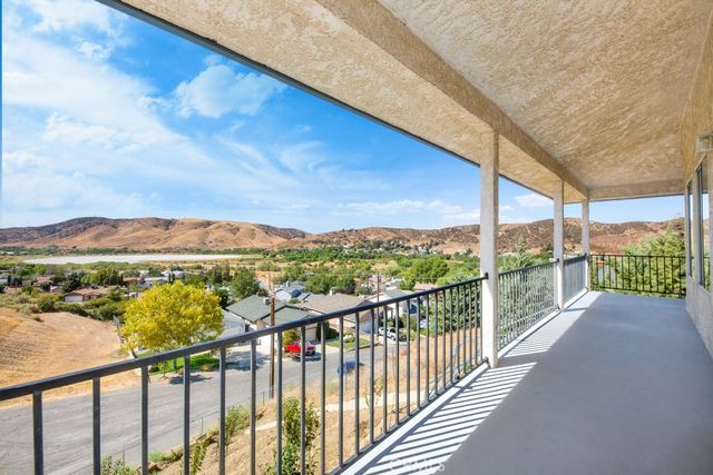 42804 Barnstead Drive, Lake Hughes, CA 93532