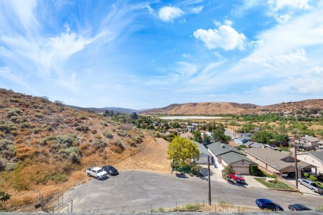 42804 Barnstead Drive, Lake Hughes, CA 93532