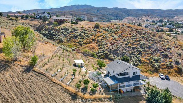 42804 Barnstead Drive, Lake Hughes, CA 93532