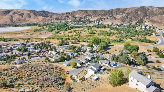 42804 Barnstead Drive, Lake Hughes, CA 93532