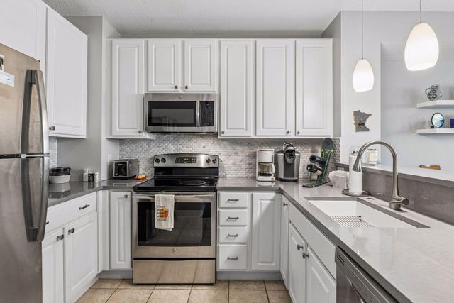 680 N 2nd Street 401, Minneapolis, MN 55401