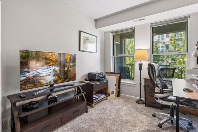 680 N 2nd Street 401, Minneapolis, MN 55401