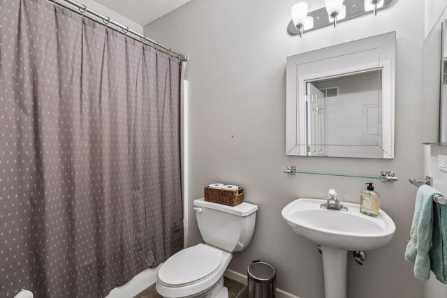 680 N 2nd Street 401, Minneapolis, MN 55401
