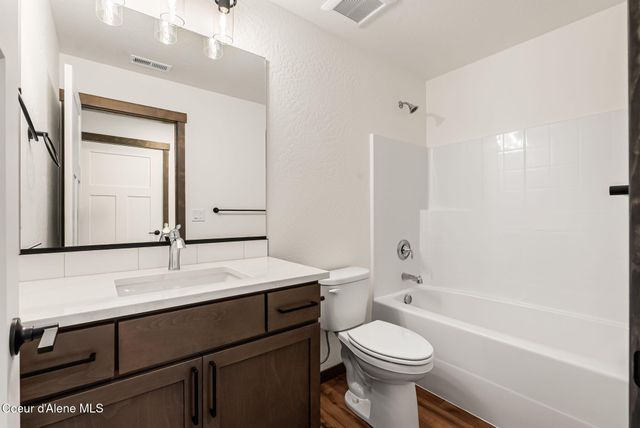 2302 Maverick Ct, Sandpoint, ID 83864