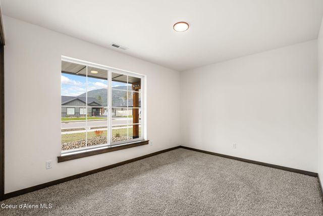 2302 Maverick Ct, Sandpoint, ID 83864