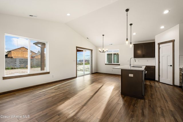 2302 Maverick Ct, Sandpoint, ID 83864