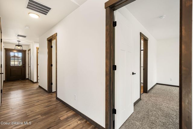 2302 Maverick Ct, Sandpoint, ID 83864