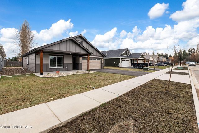 2302 Maverick Ct, Sandpoint, ID 83864